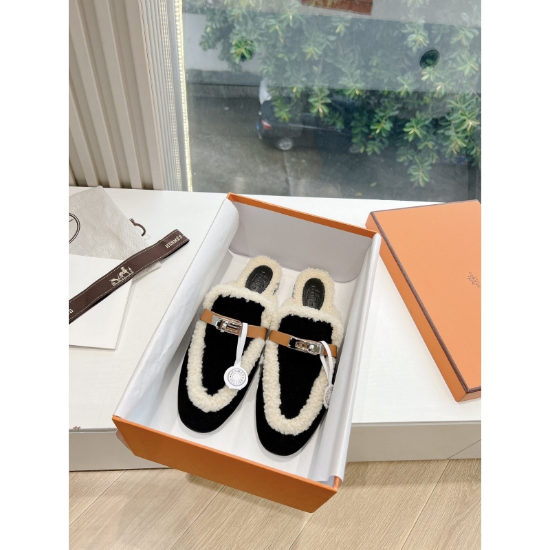 H**mes slippers